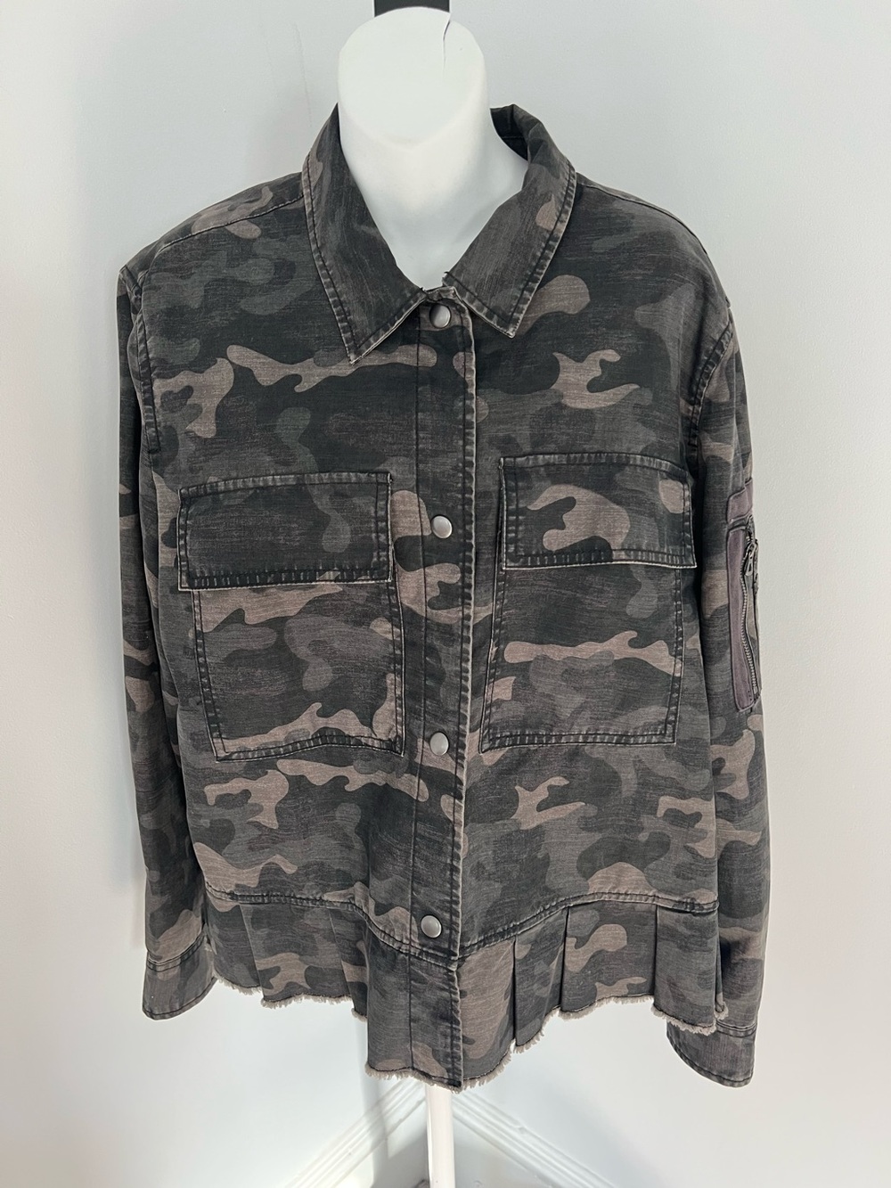 GAP Olive Green/Gray Tone Camo Utility Jacket Sz. XL